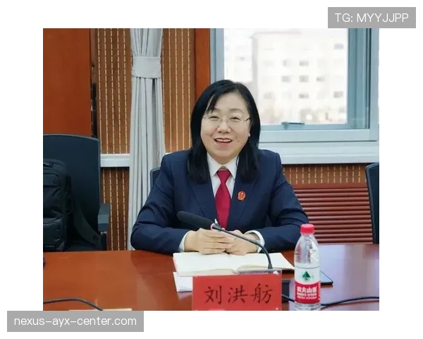 判罚争议中的裁判判定标准与规则适用详解 判罚争议中的裁判判定标准与规则适用详解