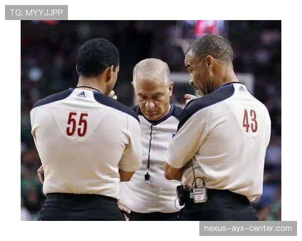 裁判协商判罚流程如何进行？新赛季NBA最新规则解析